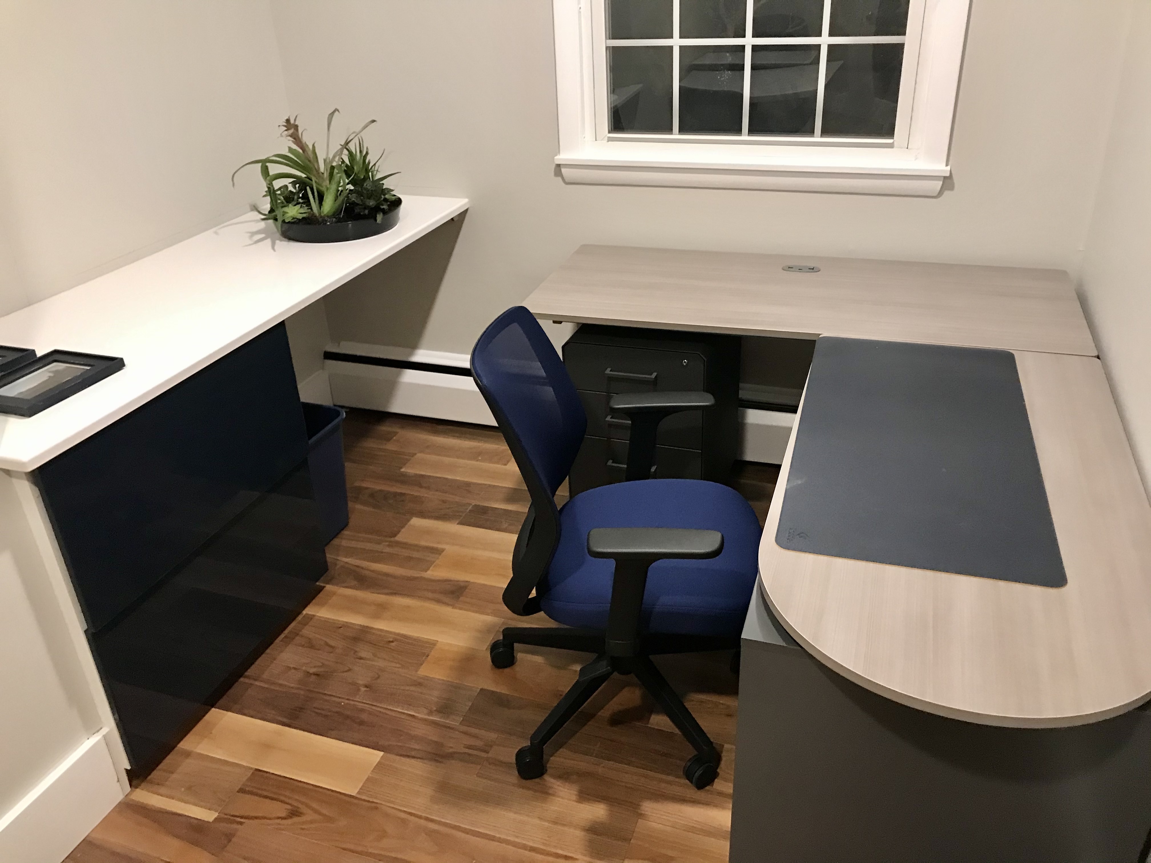 Private office workstation